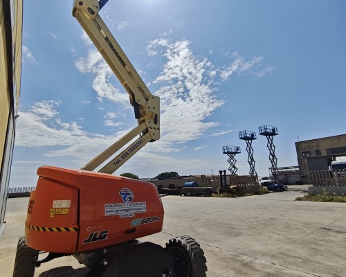JLG EC520AJ